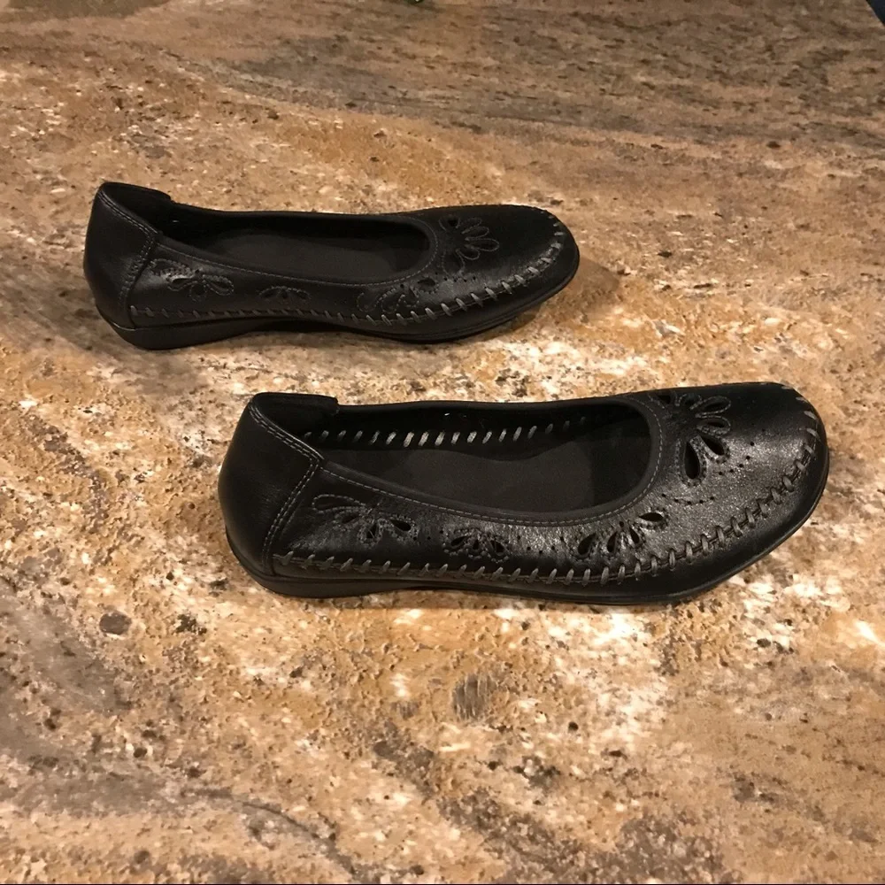 Earth Black Leather Shoes - Picture 6 of 11